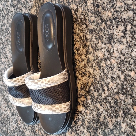 LOGO by Lori Goldstein - Picture 2 of 7